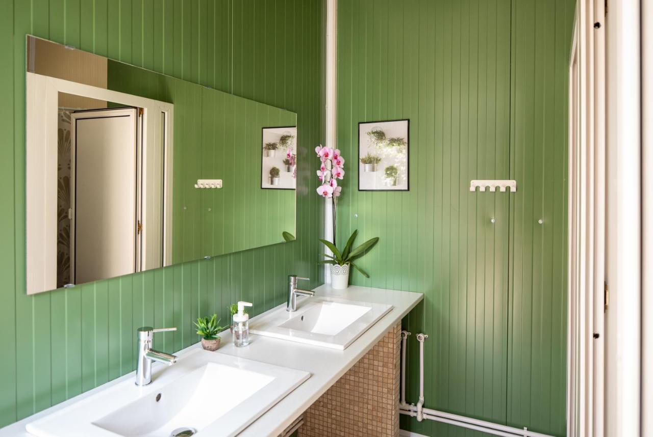 Dragonfly Gardens Urban Glamping Brasov Hotell Exteriör bild